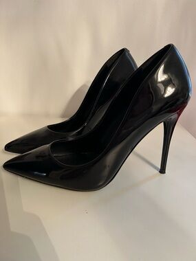 Aldo Black Patent Pointed Stiletto Stessy heels size 8.5- worn once!